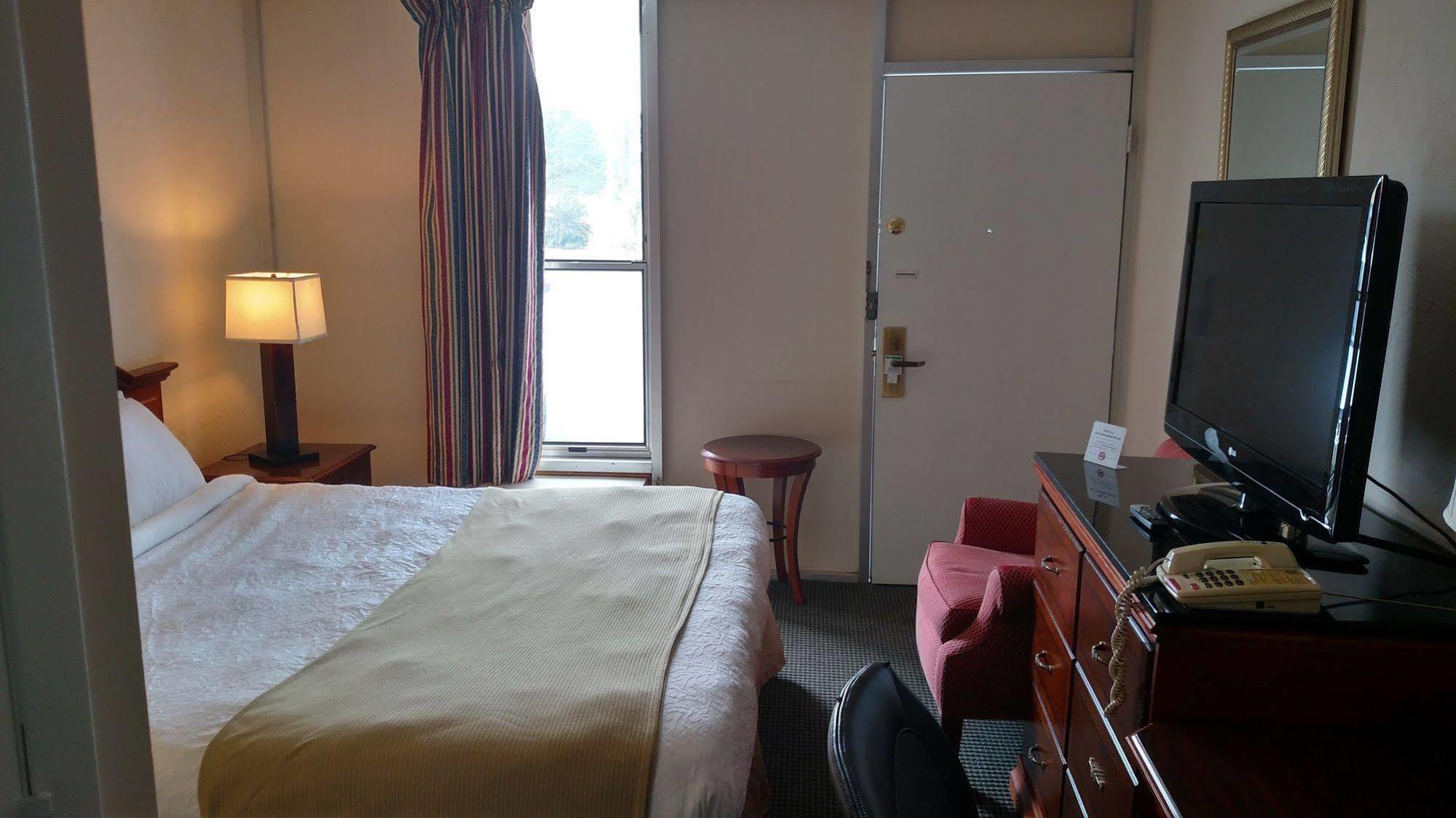 Hope Inn Lenox Eksteriør bilde